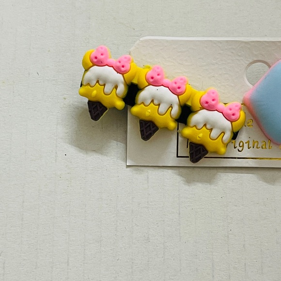 Pair of hair clips - Picture 3 of 4